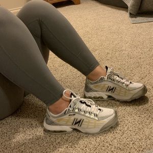 Vintage Women’s New Balance Sneakers